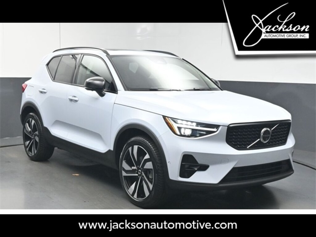 Certified 2025 Volvo XC40 B5 Plus Dark Theme SUV