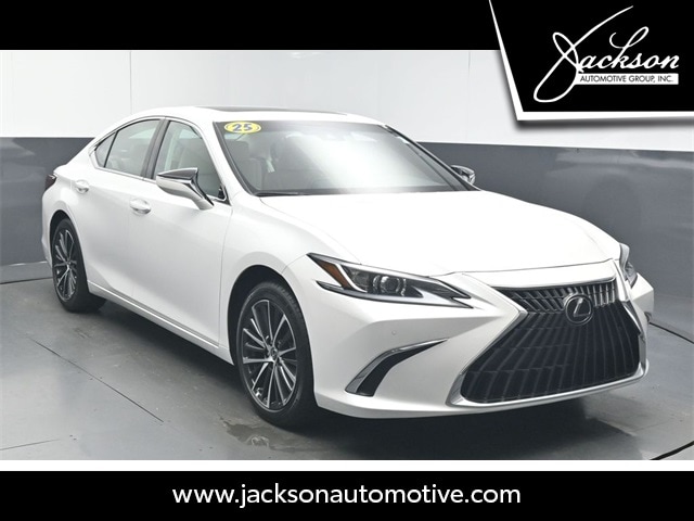 2025 Lexus ES 350's photo