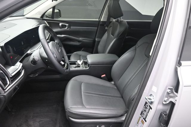 2025 Kia Sorento S - Photo 18