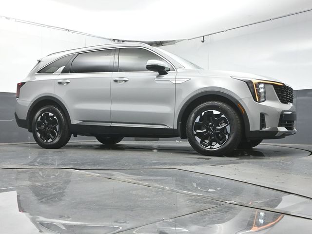 2025 Kia Sorento S - Photo 32