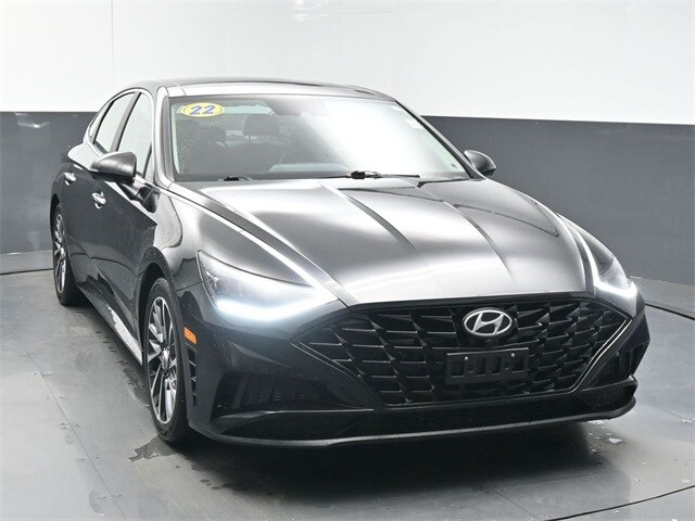 Used 2022 Hyundai Sonata Limited with VIN KMHL34J29NA182290 for sale in Macon, GA