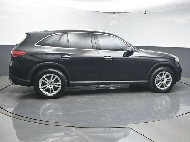 2025 Mercedes-Benz GLC Base - Photo 8