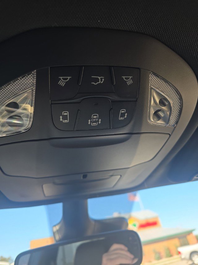 2026 Chrysler Pacifica Select - Photo 14