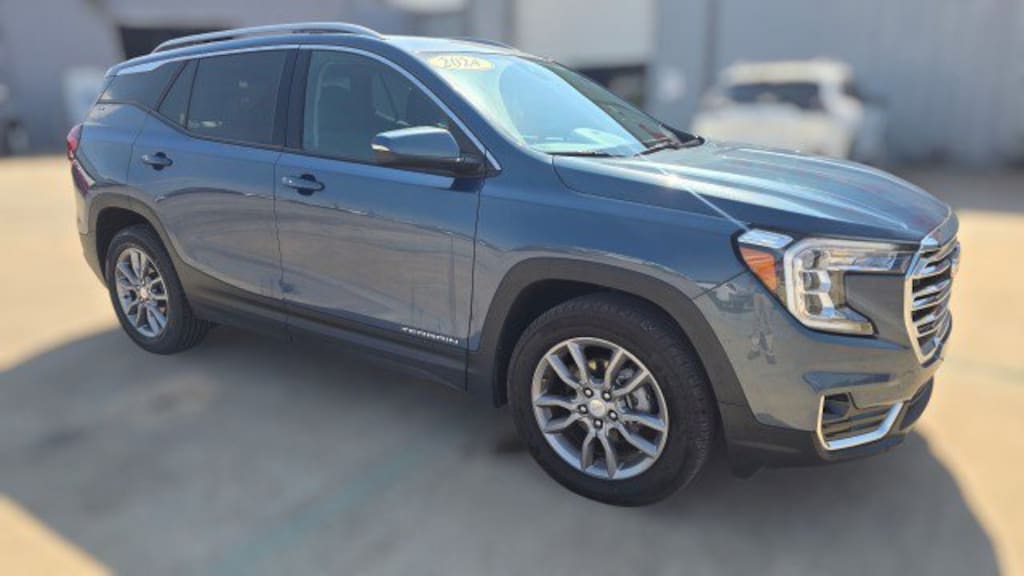 Used 2024 GMC Terrain SLT SUV