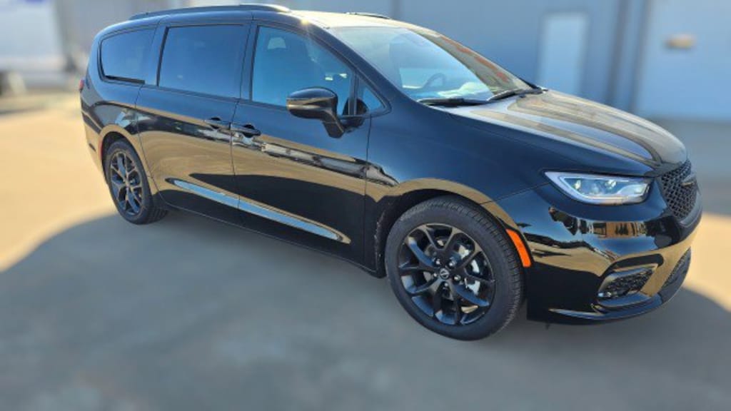 New 2026 Chrysler Pacifica SELECT Passenger Van