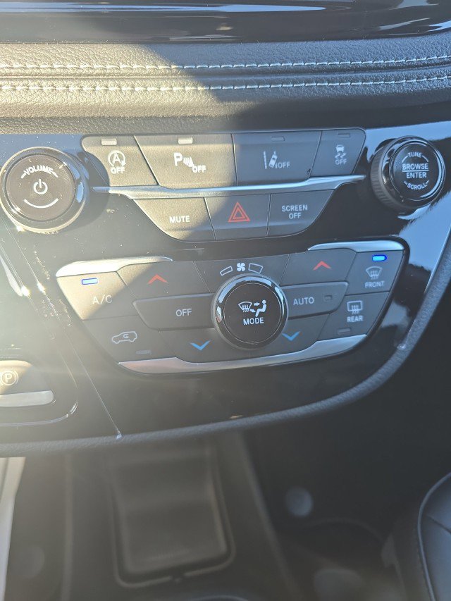 2026 Chrysler Pacifica Select - Photo 16