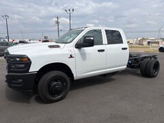 2026 Ram 3500 TRADESMAN CREW CAB CHASSIS 4X4 60' CA Pickup
