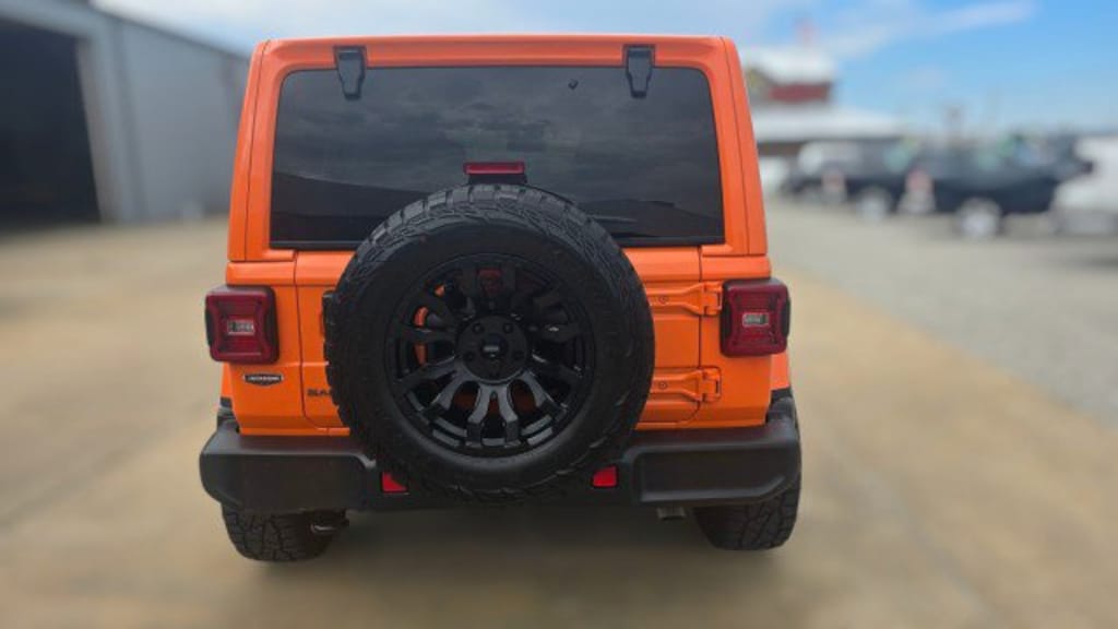 Used 2025 Jeep Wrangler Sahara SUV