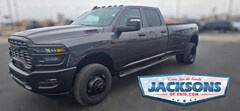 2026 Ram 3500 TRADESMAN CREW CAB 4X4 8' BOX Pickup