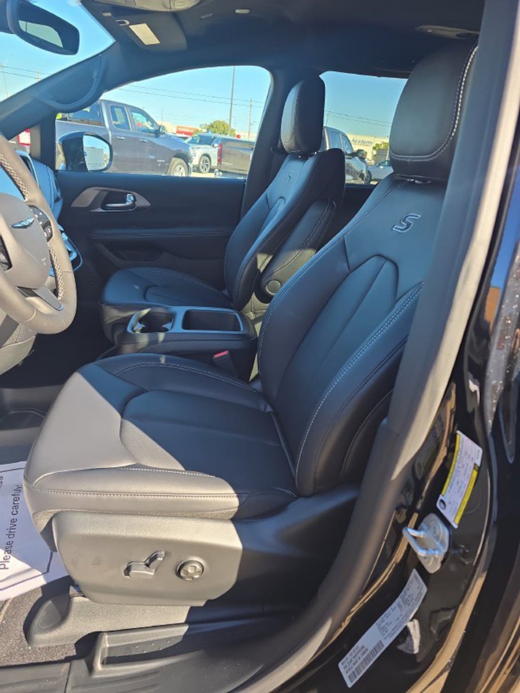 New 2026 Chrysler Pacifica SELECT Passenger Van