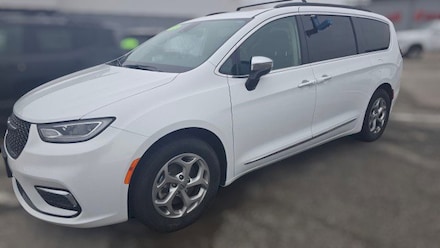 2023 Chrysler Pacifica Limited Van Passenger Van