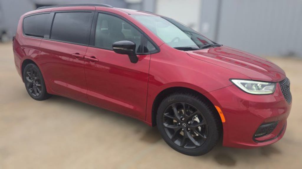 New 2026 Chrysler Pacifica SELECT Passenger Van