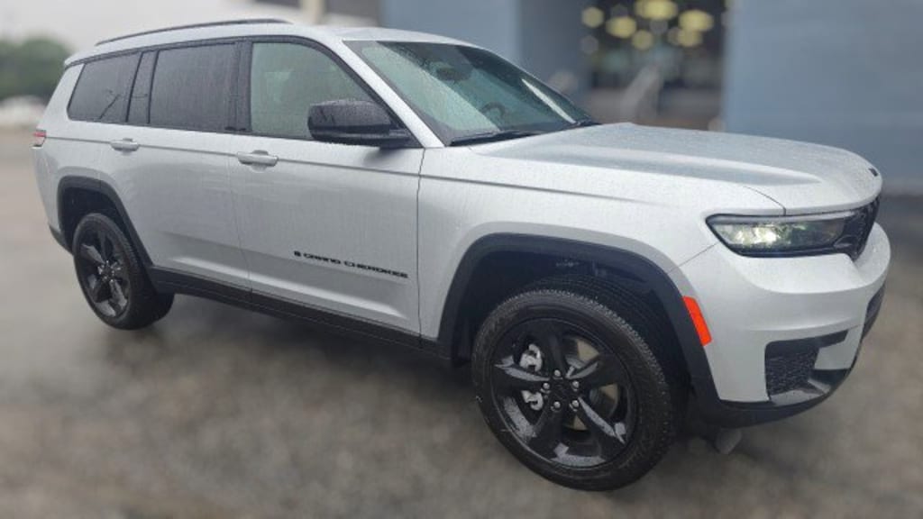 New 2025 Jeep Grand Cherokee L ALTITUDE X 4X4 Sport Utility
