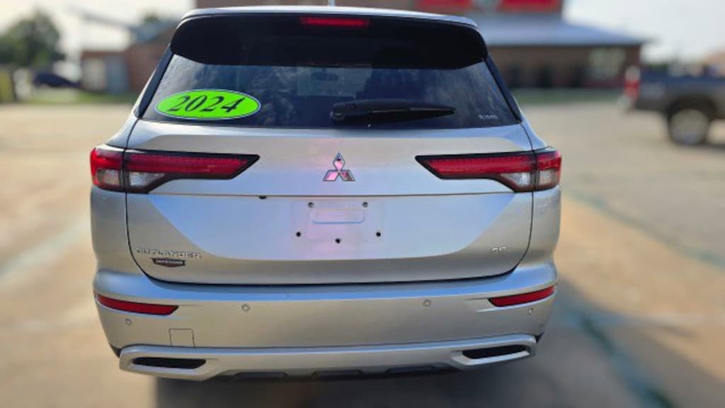 Used 2024 Mitsubishi Outlander SE SUV