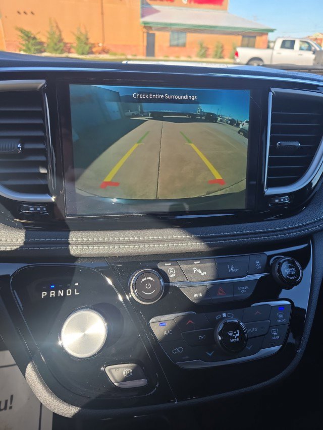 2026 Chrysler Pacifica Select - Photo 13