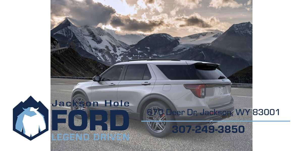 2025 Ford Explorer ST photo 4