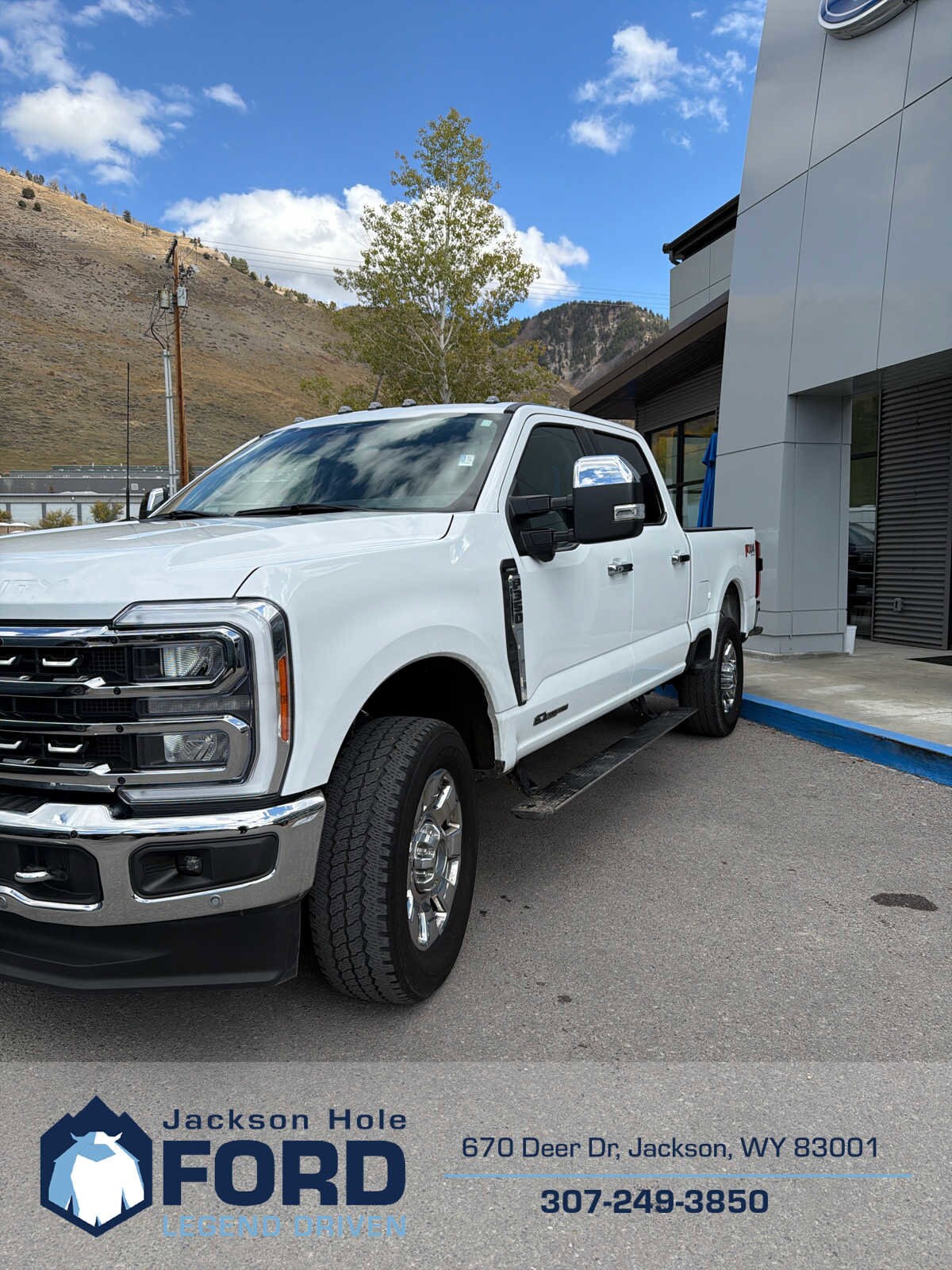 2023 Ford F-350 Lariat photo 3