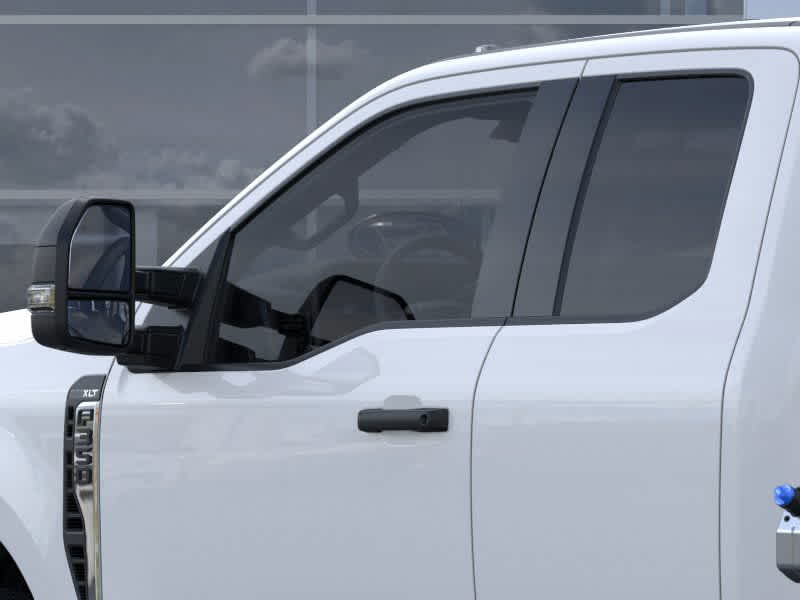 2025 Ford F-350 Super Duty Chassis Cab XLT - Photo 20