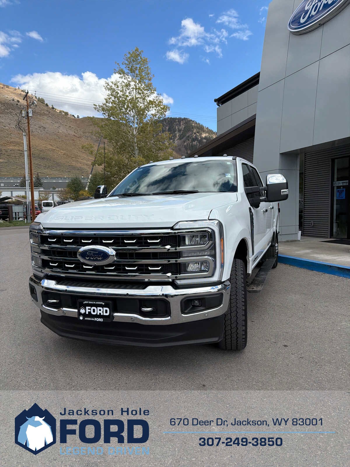 2023 Ford F-350 Lariat photo 2