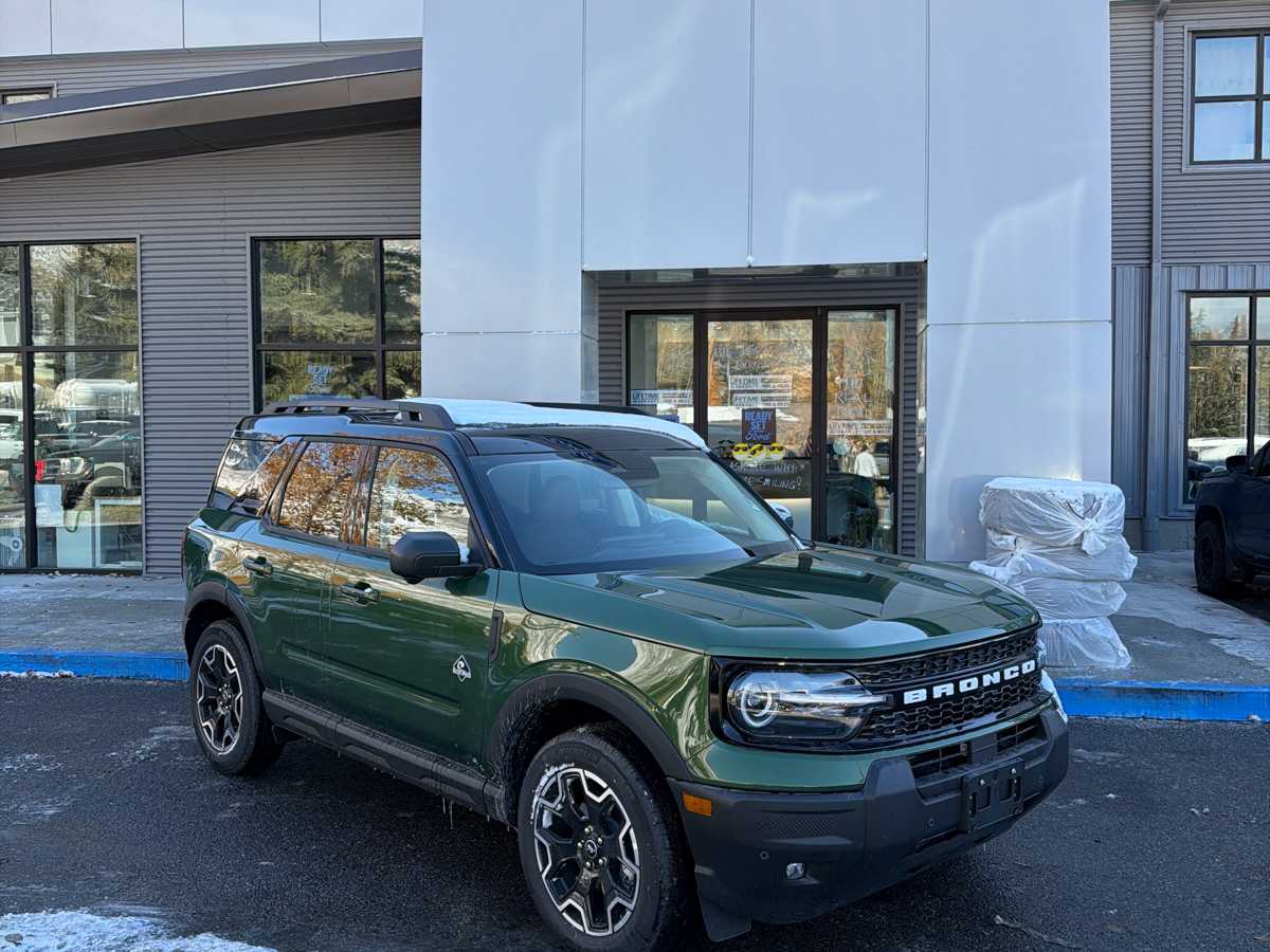 2025 Ford Bronco Sport Outer Banks's photo