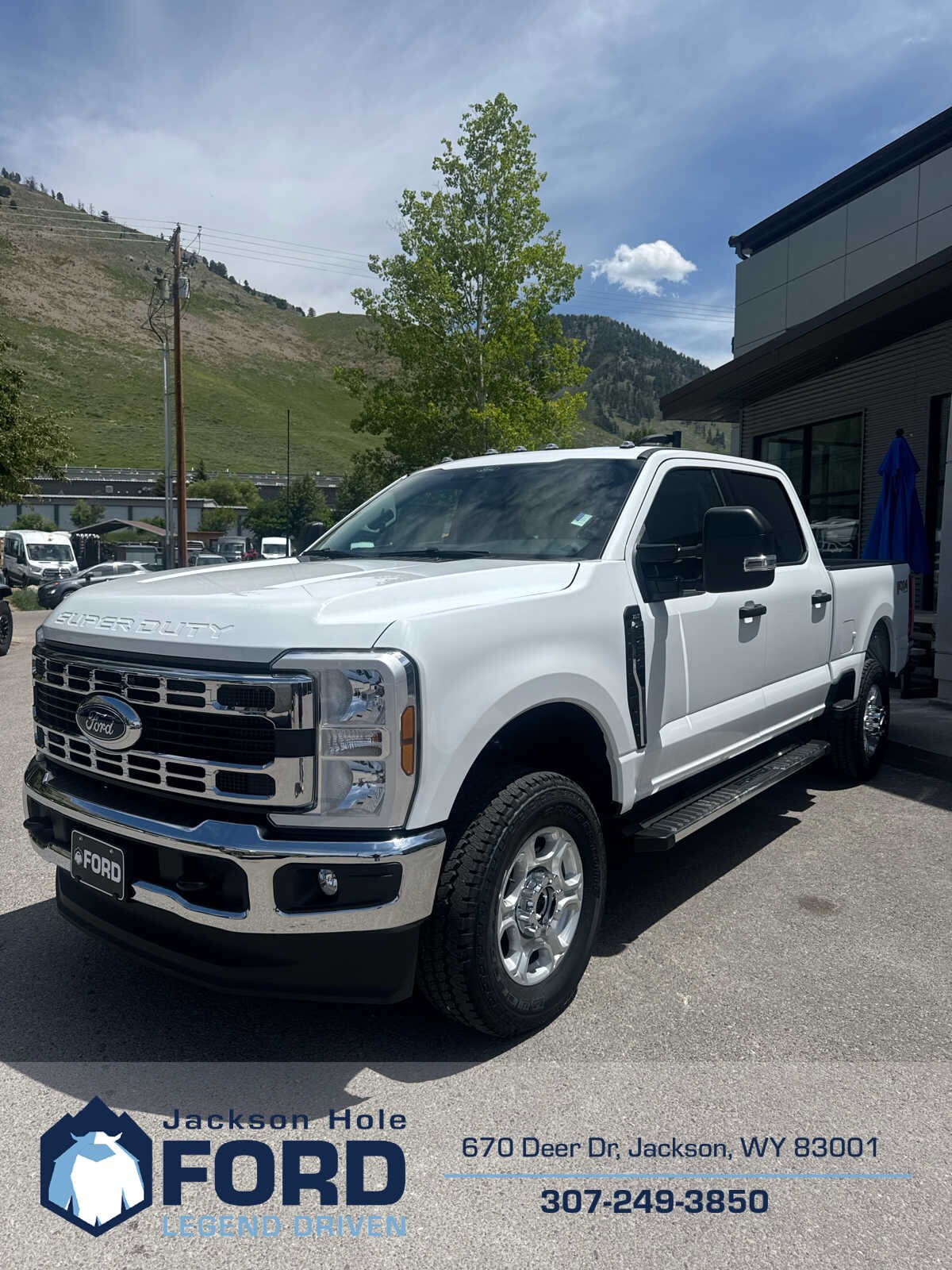 2025 Ford F-250 XLT photo 2