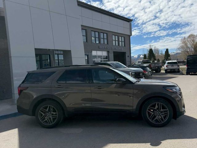 2026 Ford Explorer ST - Photo 7