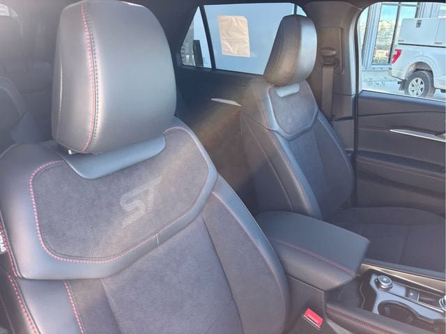 2026 Ford Explorer ST - Photo 27