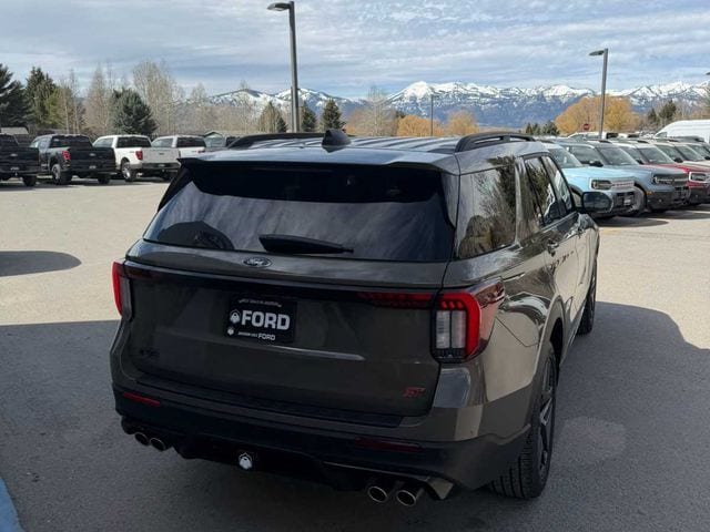 2026 Ford Explorer ST - Photo 11