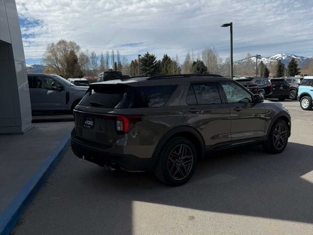 2026 Ford Explorer ST - Photo 10