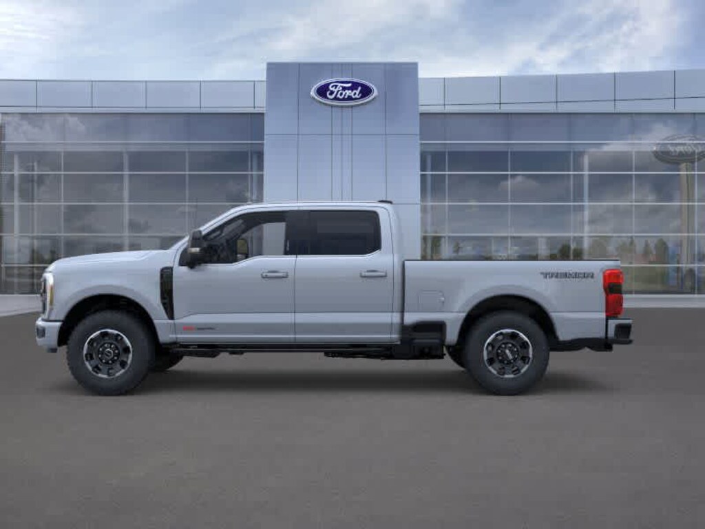 New 2026 Ford F-350 LARIAT Truck Crew Cab