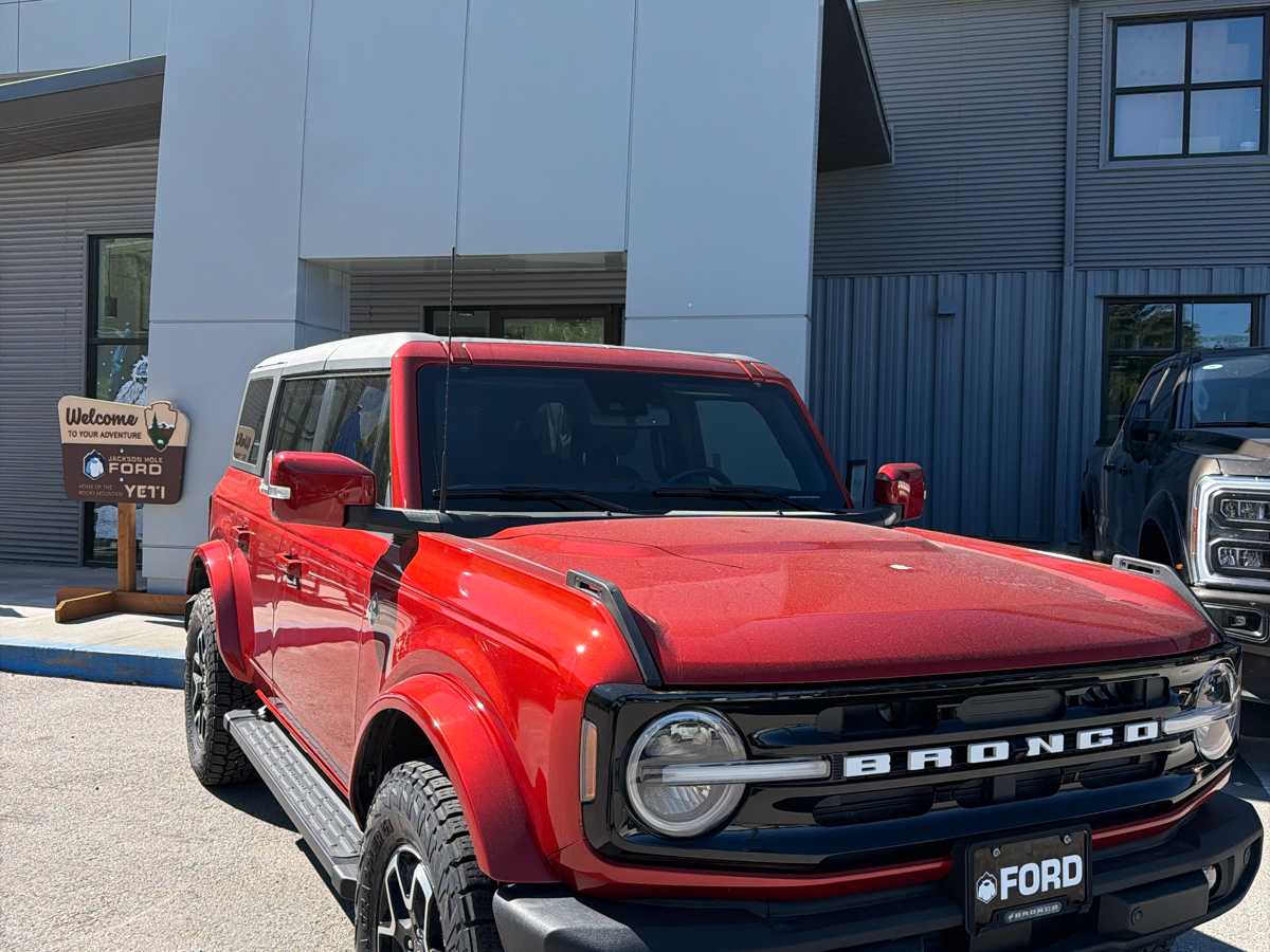 2023 Ford Bronco Outer Banks 4x4's photo