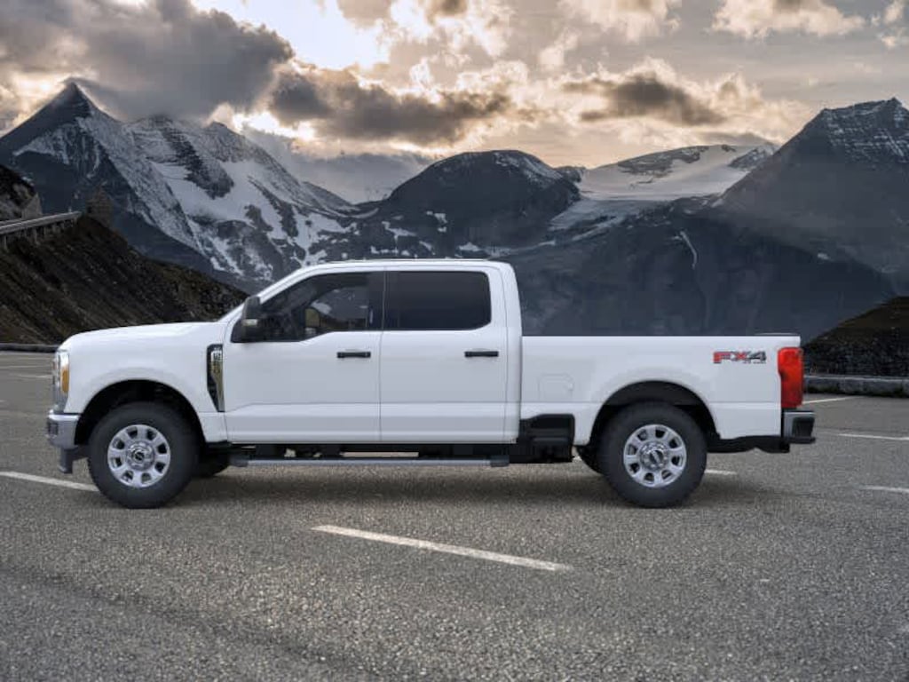 New 2025 Ford F-250 XLT Truck Crew Cab