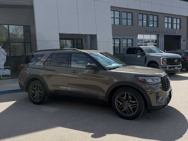2026 Ford Explorer ST - Photo 6