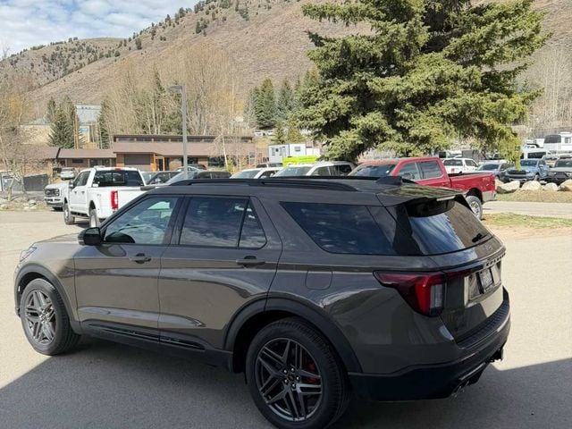 2026 Ford Explorer ST - Photo 14