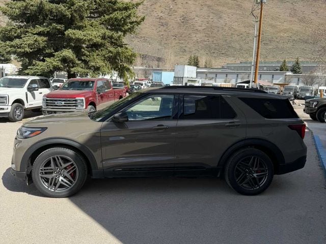 2026 Ford Explorer ST - Photo 15