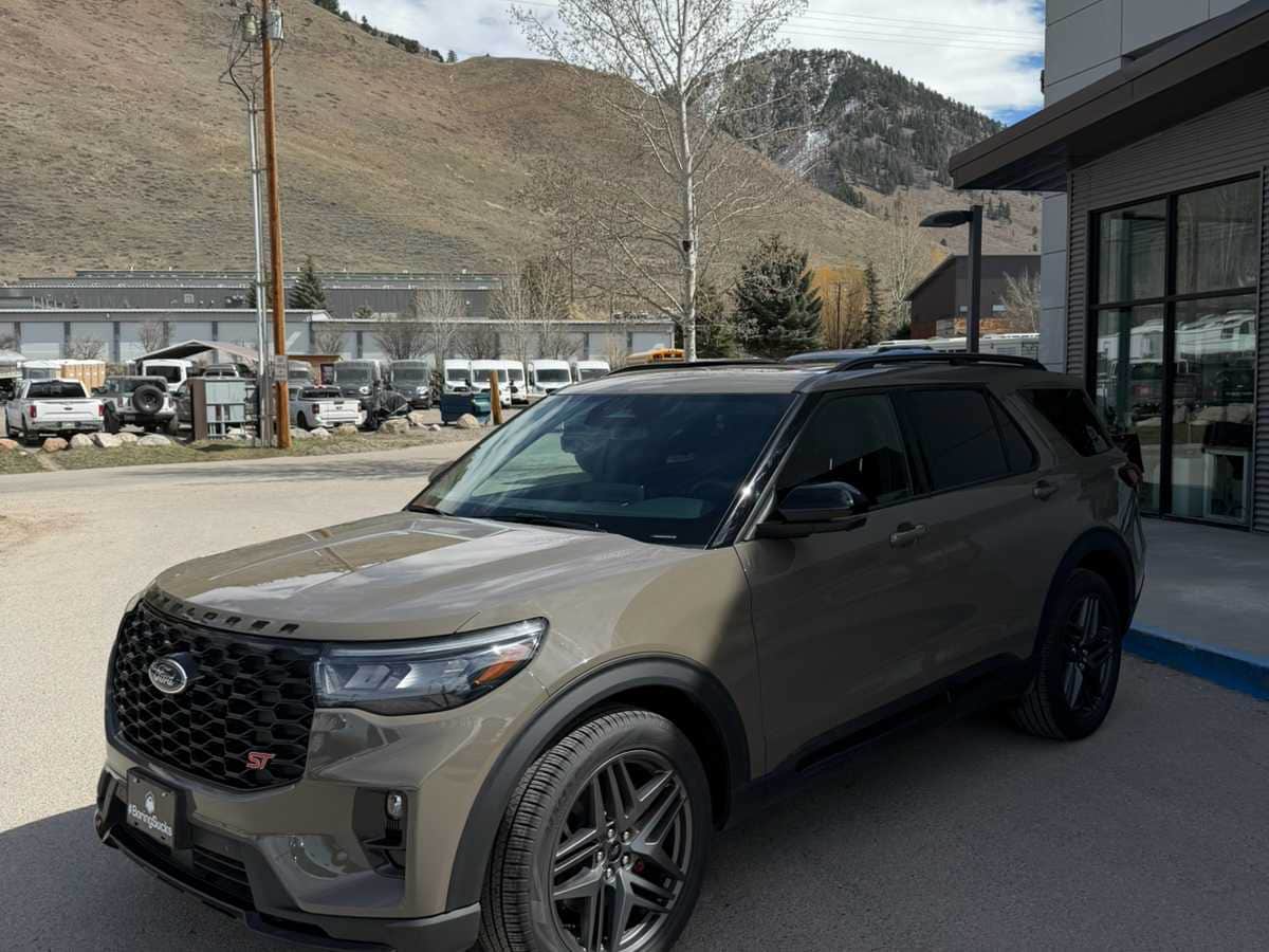 2026 Ford Explorer ST 4WD's photo
