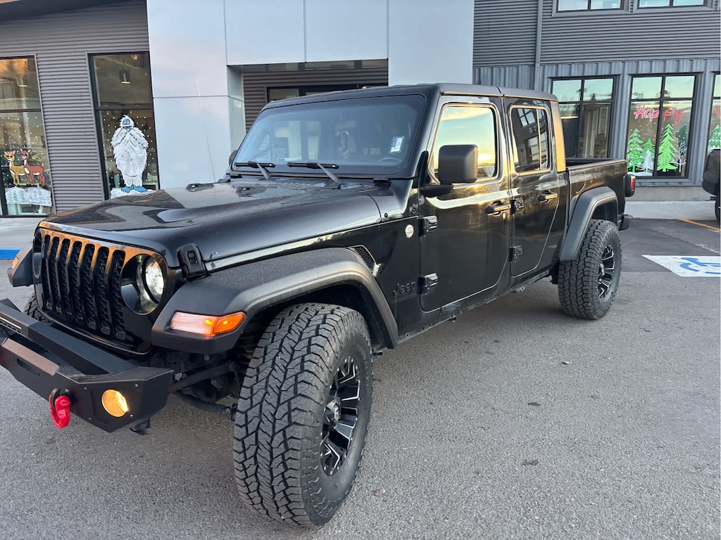 Used 2020 Jeep Gladiator Sport S Truck Crew Cab