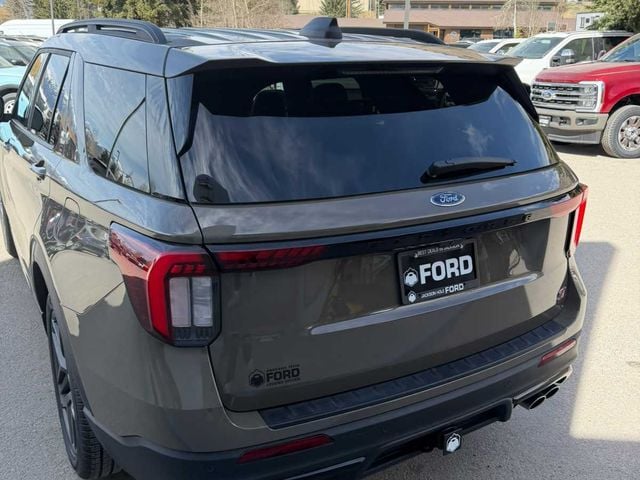 2026 Ford Explorer ST - Photo 13