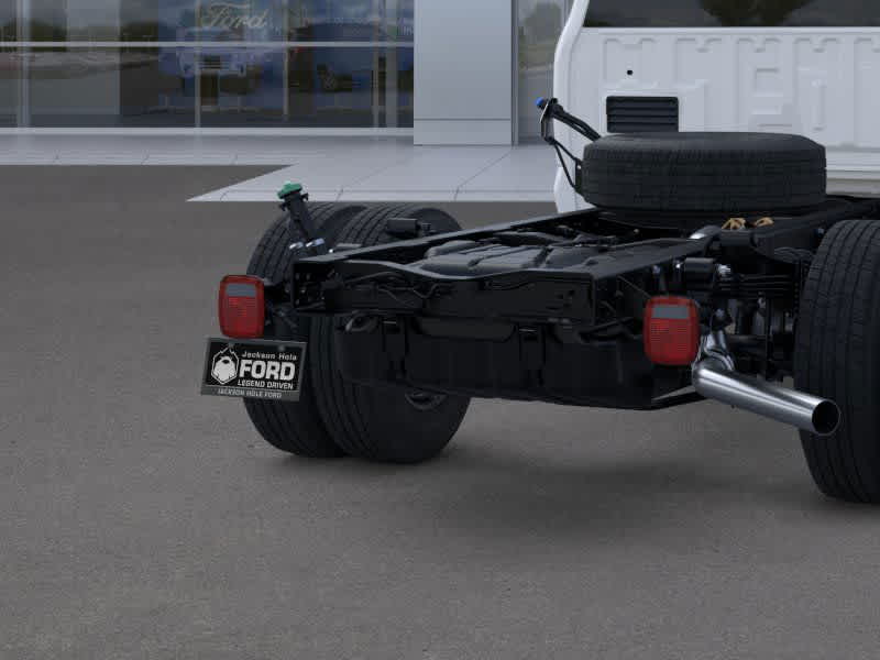2025 Ford F-350 Super Duty Chassis Cab XLT - Photo 21