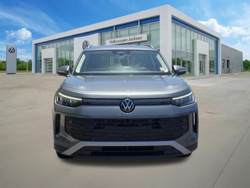 Used 2025 Volkswagen Tiguan 2.0T SE SUV