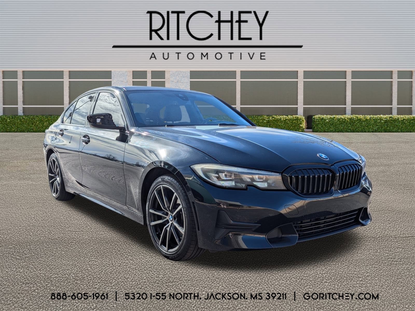 2020 BMW 3 Series 330i's photo