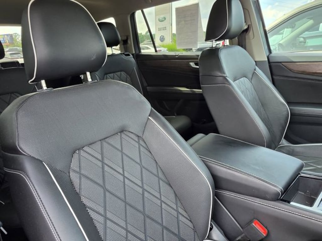 Used 2024 Volkswagen Atlas 2.0T SEL Premium R-Line SUV