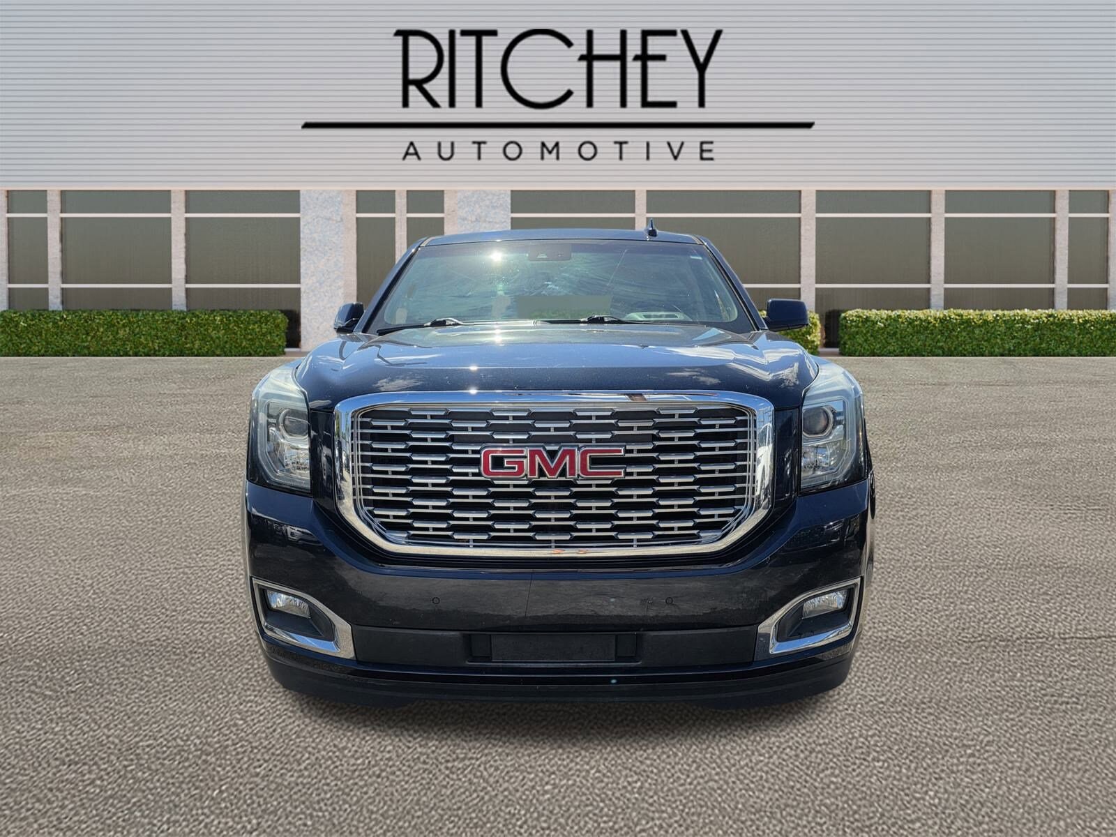 2019 Gmc Yukon Denali photo 2