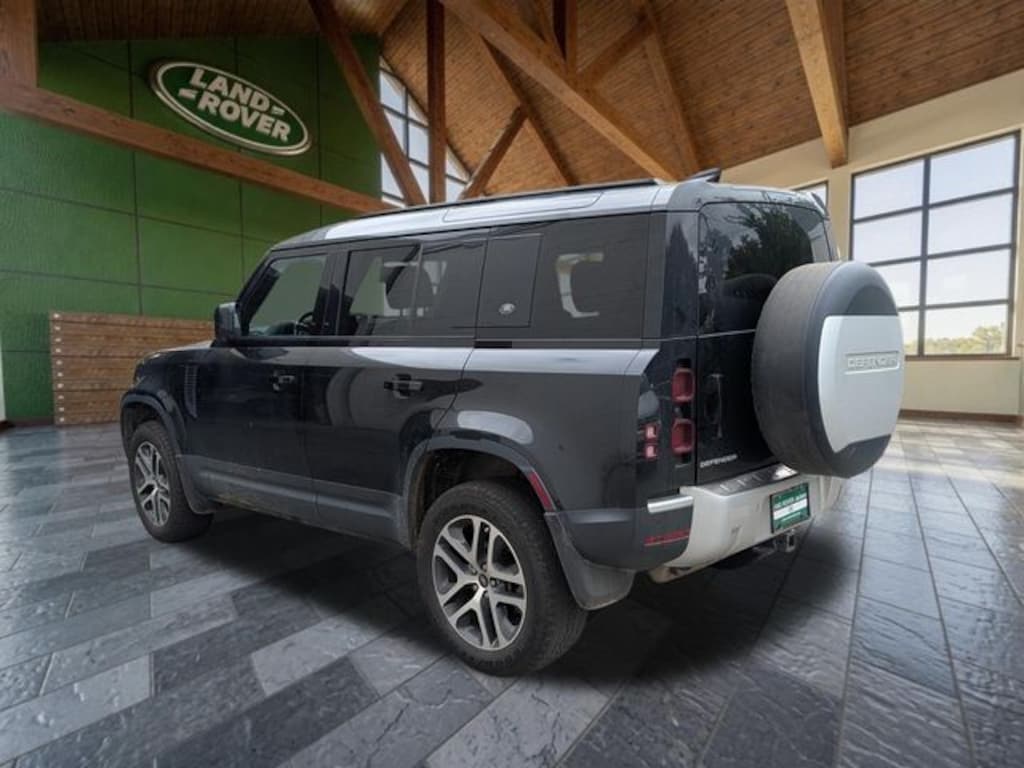 Used 2024 Land Rover Defender 110 X-Dynamic SE SUV