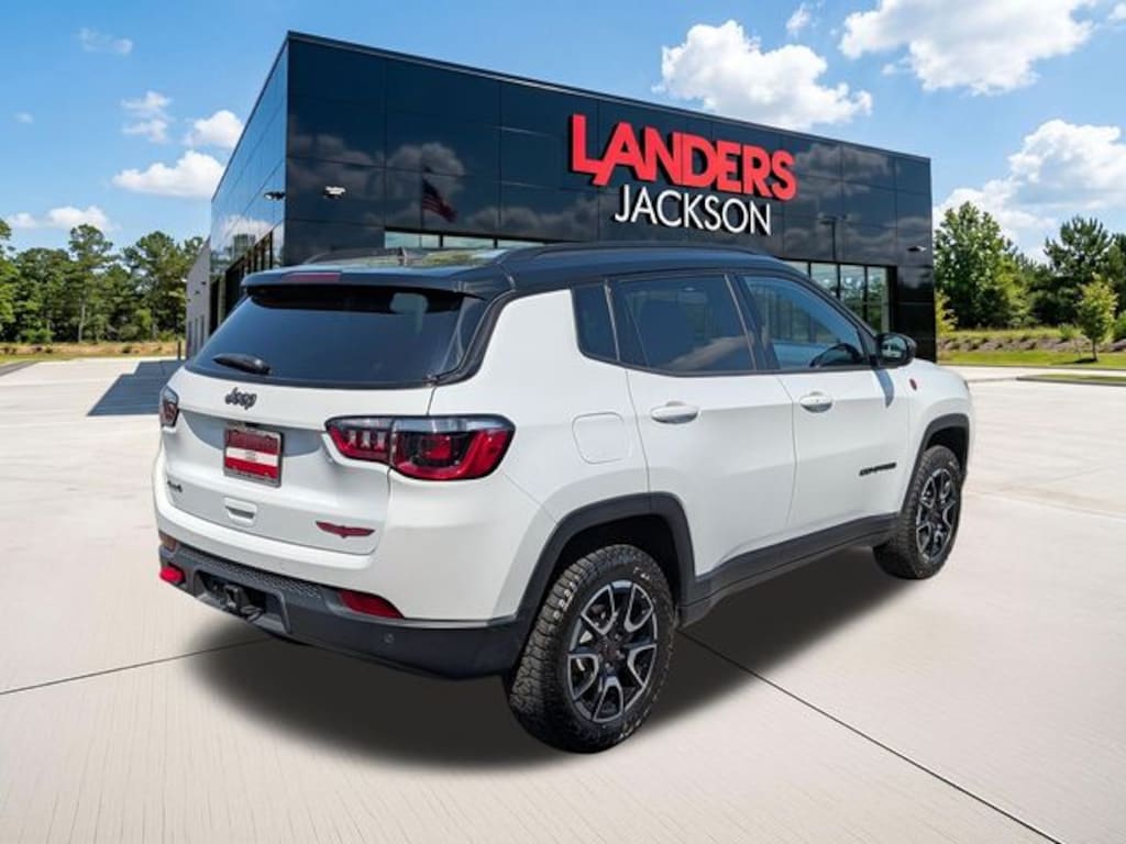 Used 2025 Jeep Compass Trailhawk SUV