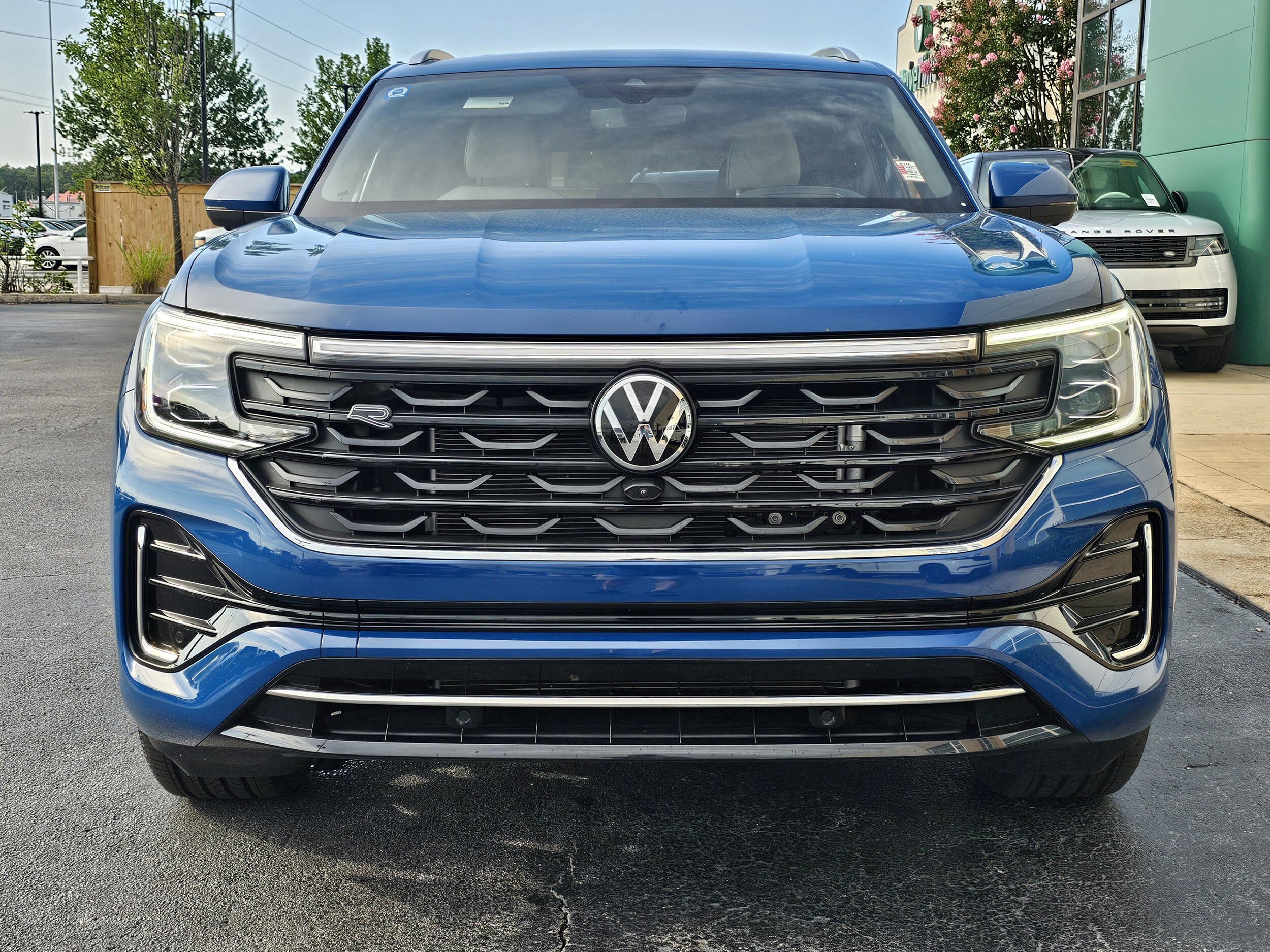 Used 2025 Volkswagen Atlas Cross Sport SEL Premium R-LINE with VIN 1V2FE2CA3SC208241 for sale in Jackson, MS