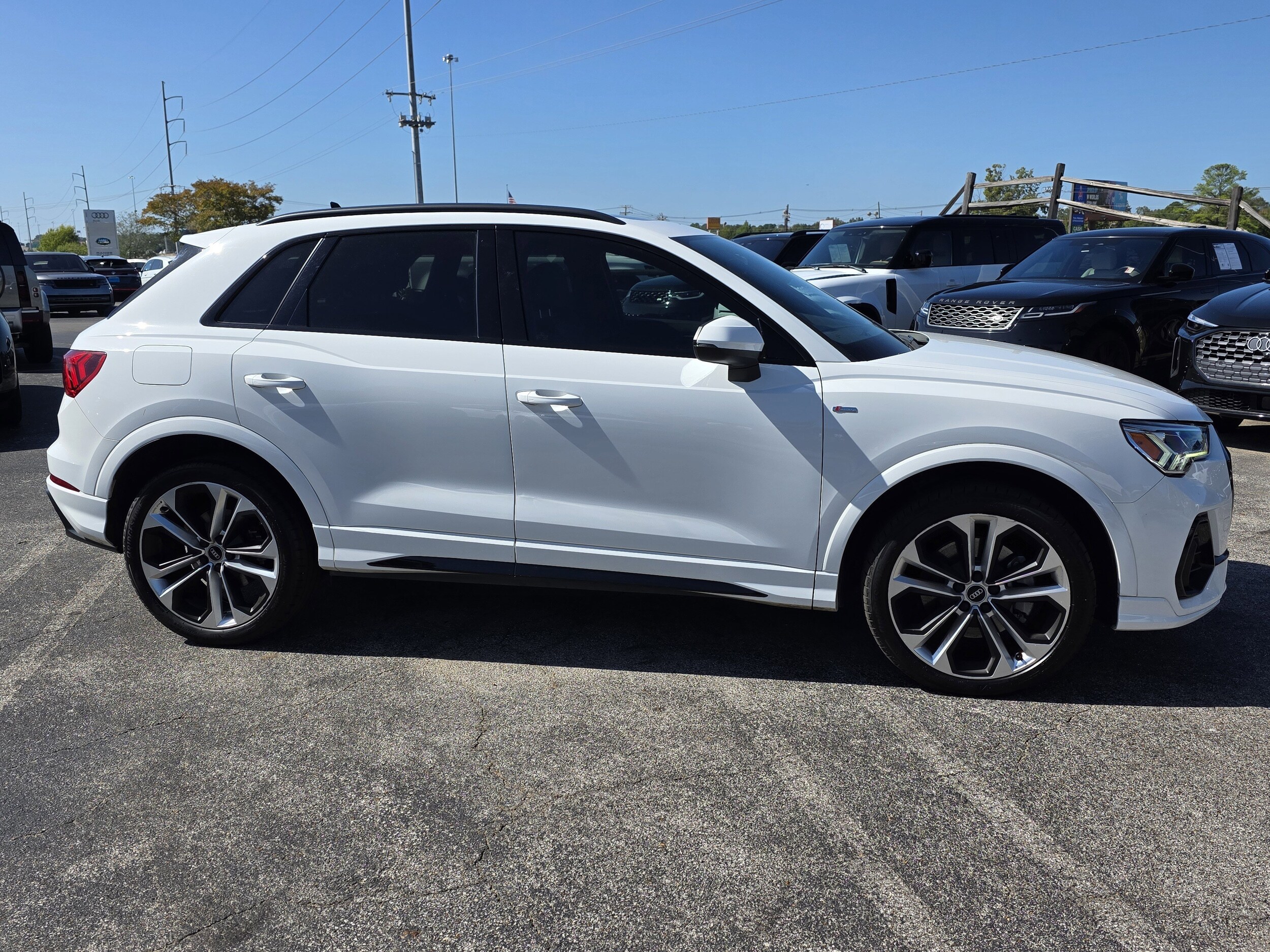 2021 Audi Q3 S line Premium Plus photo 3