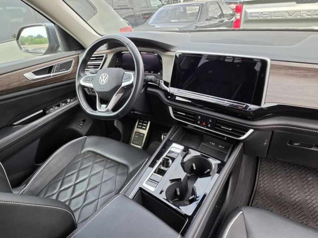 Used 2024 Volkswagen Atlas 2.0T SEL Premium R-Line SUV