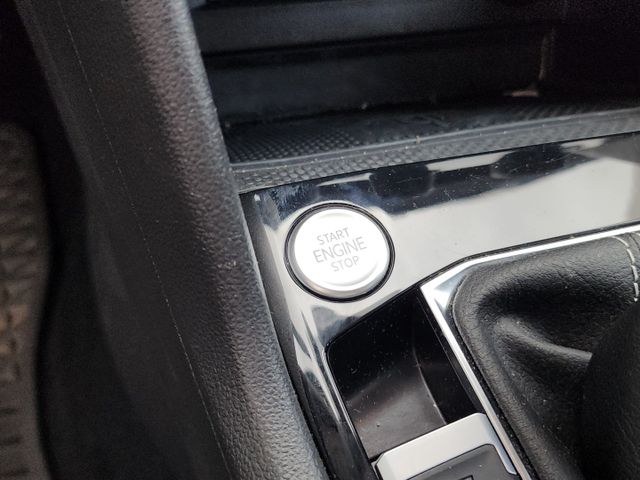 2024 Volkswagen Taos SE - Photo 17