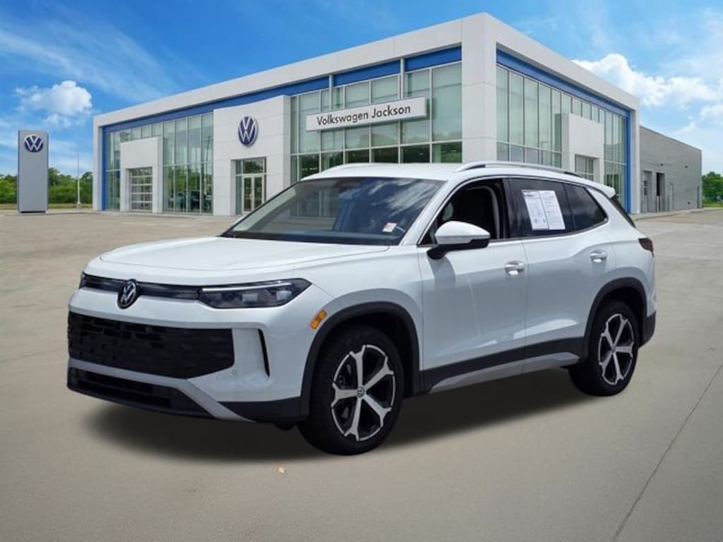 Used 2025 Volkswagen Tiguan 2.0T SE SUV